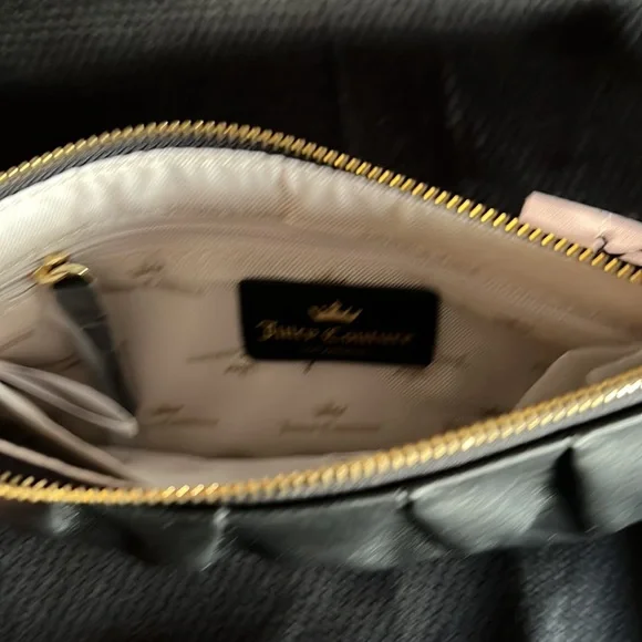 Juicy Couture | Black Wristlet Clutch | OS | NWT | Gold Crown Metal Emblem - Picture 4 of 8